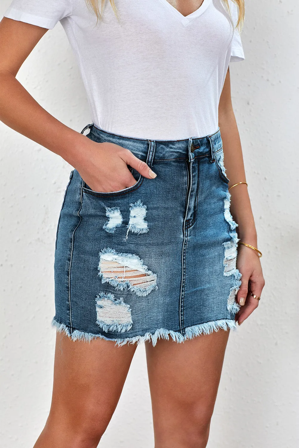 Distressed-Jeans-Minirock mit offenem Saum