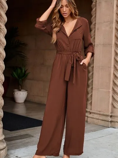 Jumpsuit mit Taschen und Knöpfen und Taillenschnürung