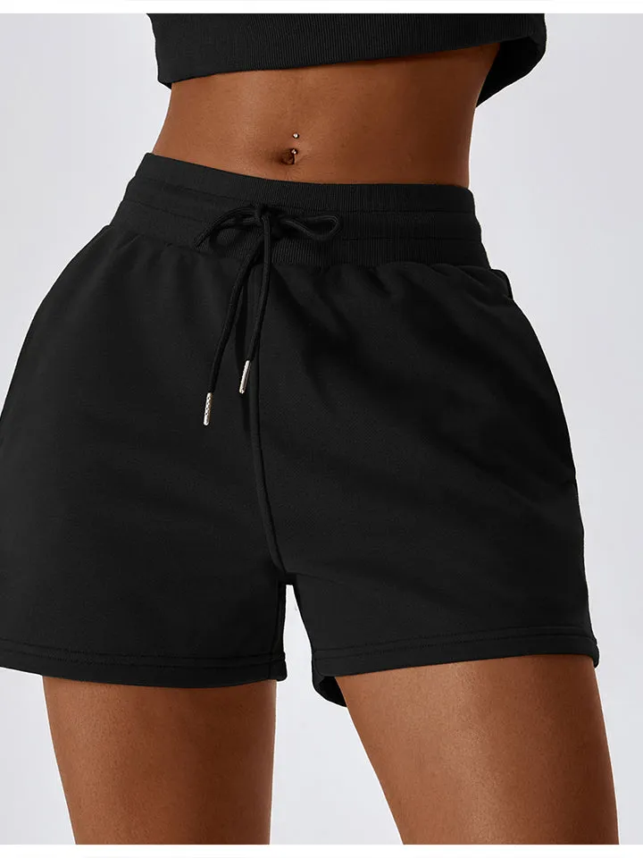 Sportshorts mit Kordelzug und gesmokter Taille